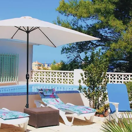 Villa Entire By The Sea With Private Garden And Mini Pool