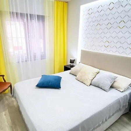 Villa Entire By The Sea With Private Garden And Mini Pool *