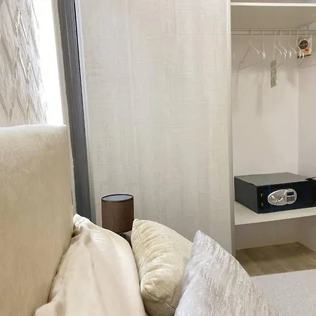 ヴィラ Entire By The Sea With Private Garden And Mini Pool