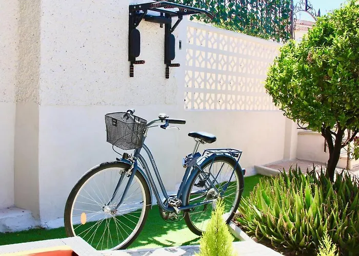 Villa Entire By The Sea With Private Garden And Mini Pool *